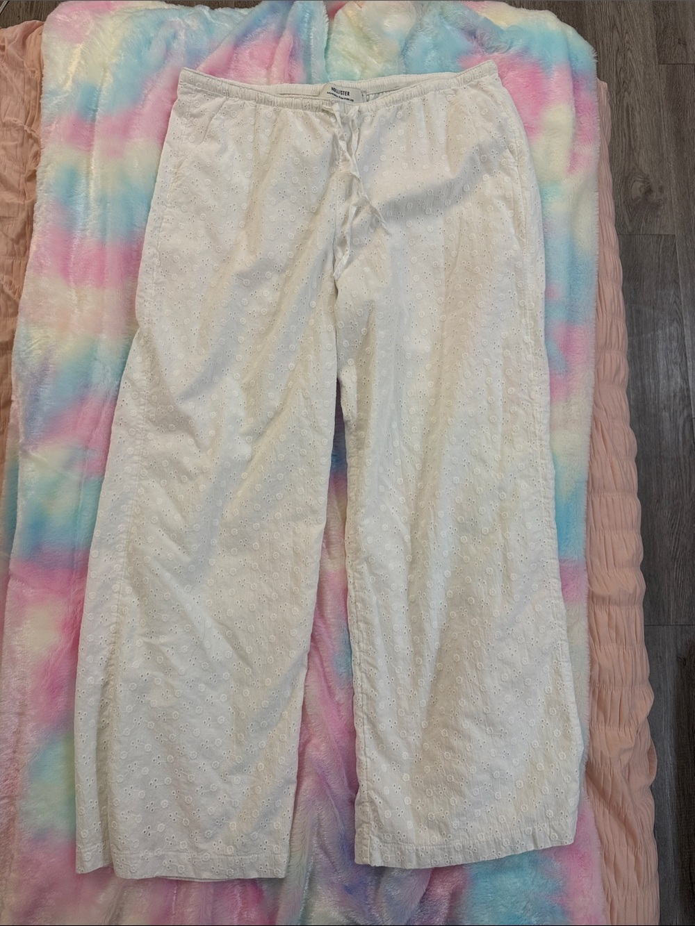 Hollister White Eyelet Pull-On Pants